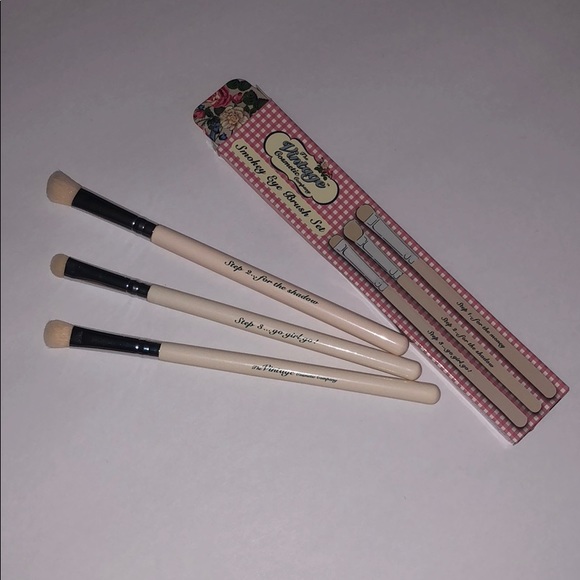 The Vintage Cosmetic Company Eyeshadow Brush Set - Picture 2 of 2